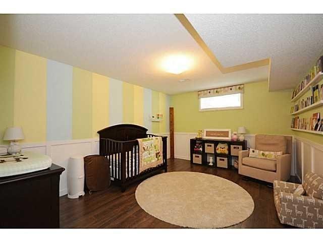 LOWER LEVEL -BAYFIELD & LIVINGSTONE ST EAST! UTILITIES INCLUDED