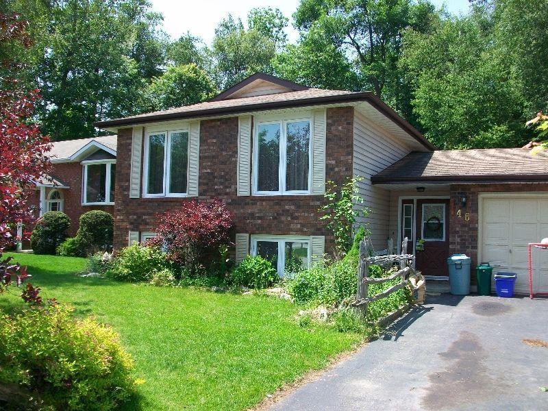 Perfectly located 4 BDRM in quiet area of Wasaga Beach