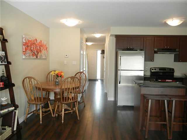 3 BD/2.5 bath end unit townhome in  for Sep 1