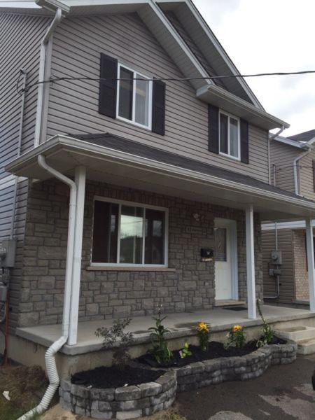 Avail Immediately!!! 6 bedroom Home, Grand River