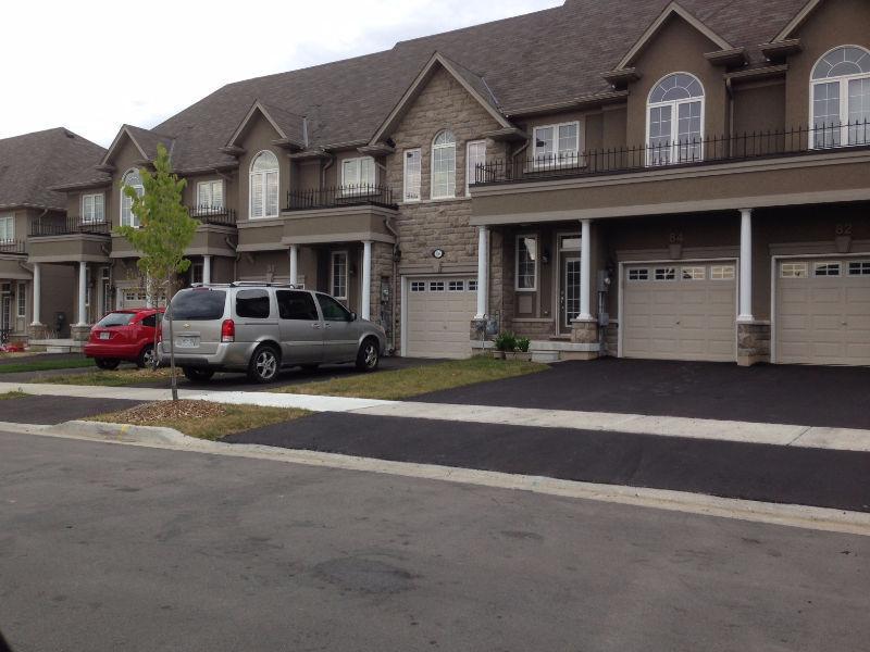 New townhouse in Ancaster Meadowlands for Rent