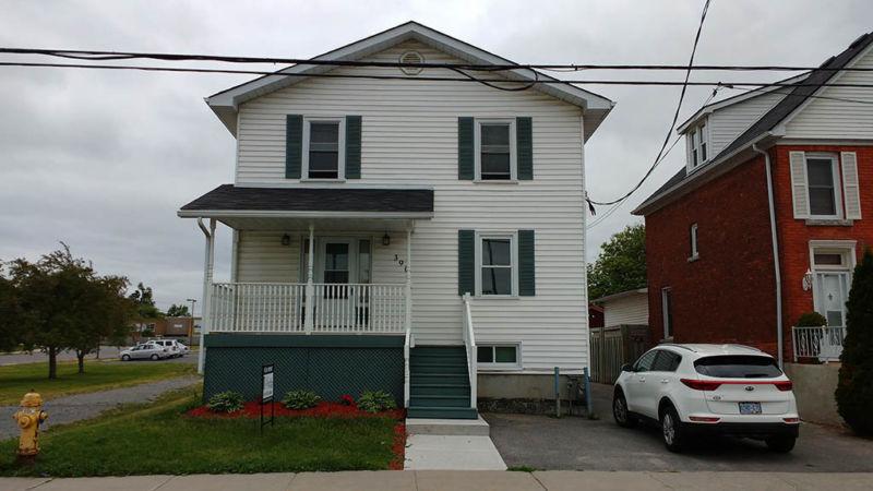 Spacious 2 Level Home Downtown