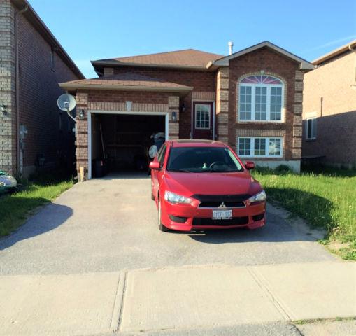 3 Bedrooms for Female students next to College and RVH