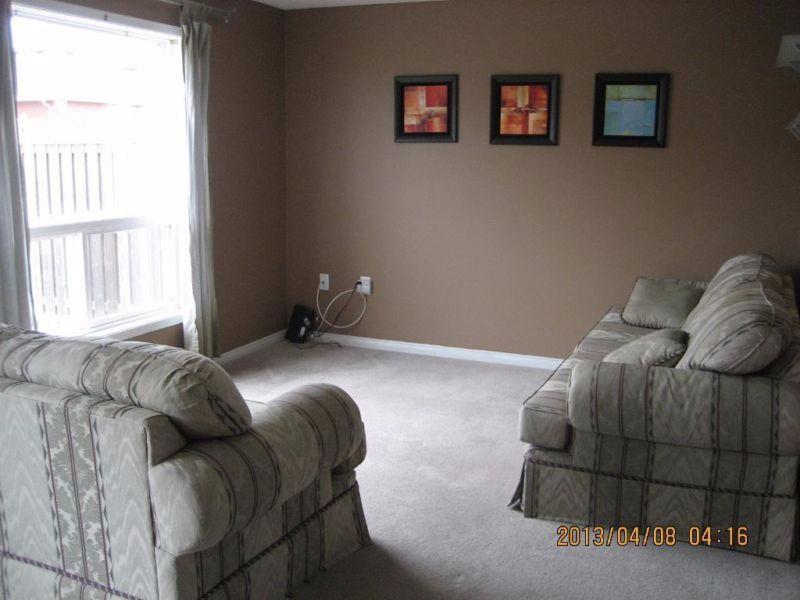 available now furnished rooms $450 inclusive