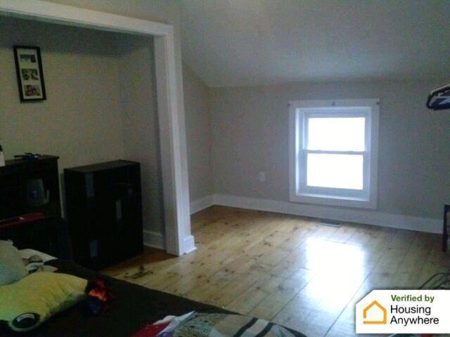 Furnished room near princess and division