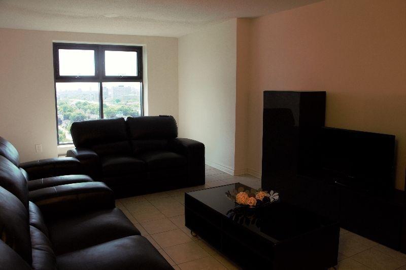 Beautiful 1 Bedroom Apartment All Inclusive Steps from u