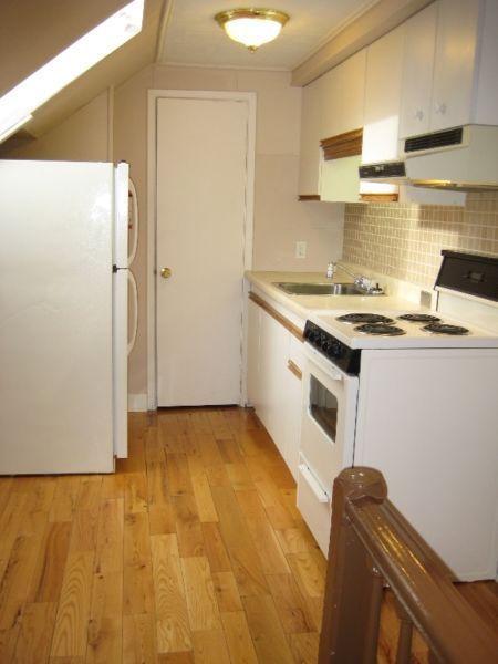 Downtown - Cozy and Quiet One Bedroom Oak Floors $625