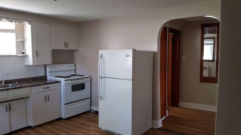 Hyland Dr Large bachelor apartment available