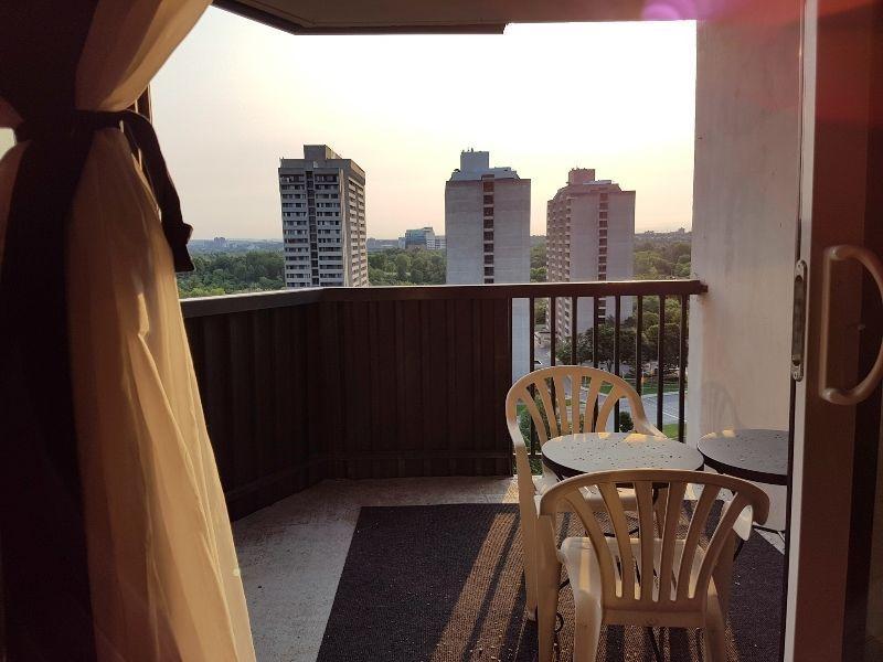 ATTENTION STUDENTS!!! - 2 BEDROOM CONDO - WALK TO CARLETON!!!