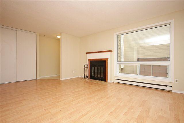 Balcony, Hardwood Floors & Fireplace! 2 BDRM Town for Rent!