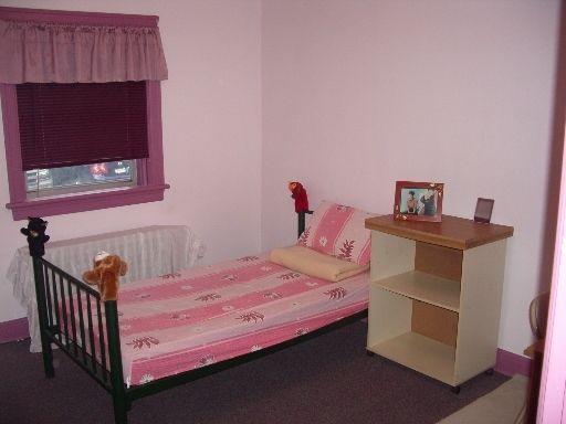 Wonderful Two-Bedrooms For Female Students