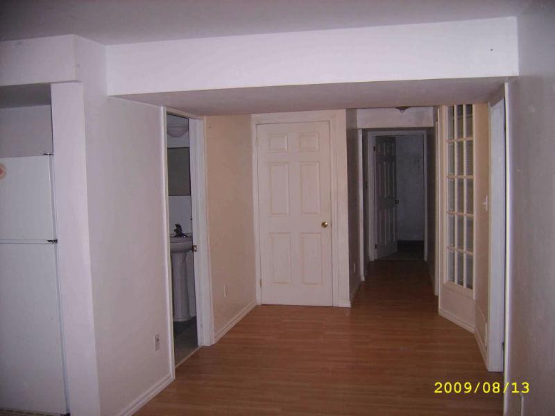 3 bedroom Apt beside UWO for Group students