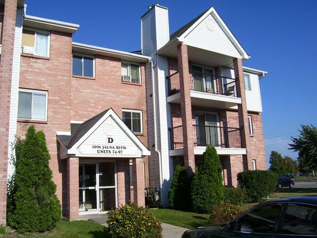 3BRD Apartment for rent next to White Oaks Mall!!!