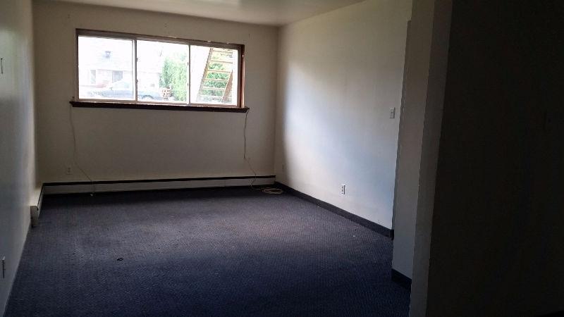 3 bedroom unit on Cartwright Ave
