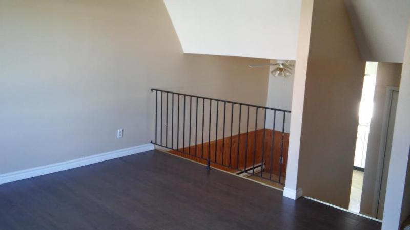 FIRST MONTH FREE!!! Beautiful, Spacious Townhouse