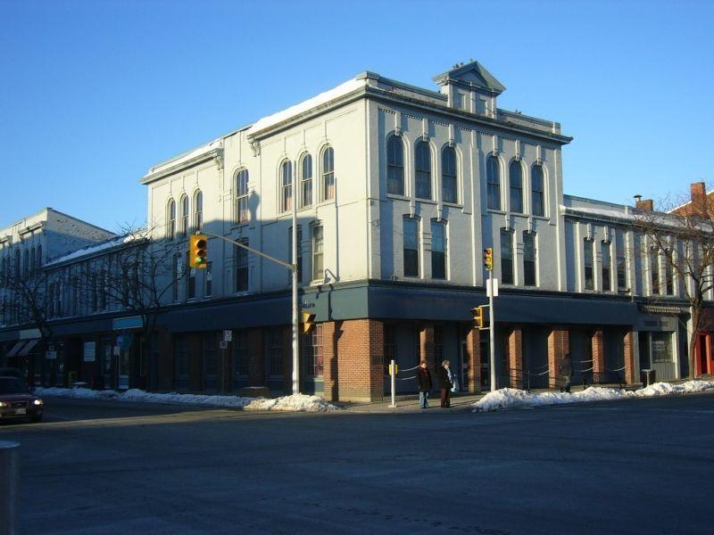 RETAIL, RESTAURANT AND OFFICE SPACE AVAILABLE- KING AND DIVISION