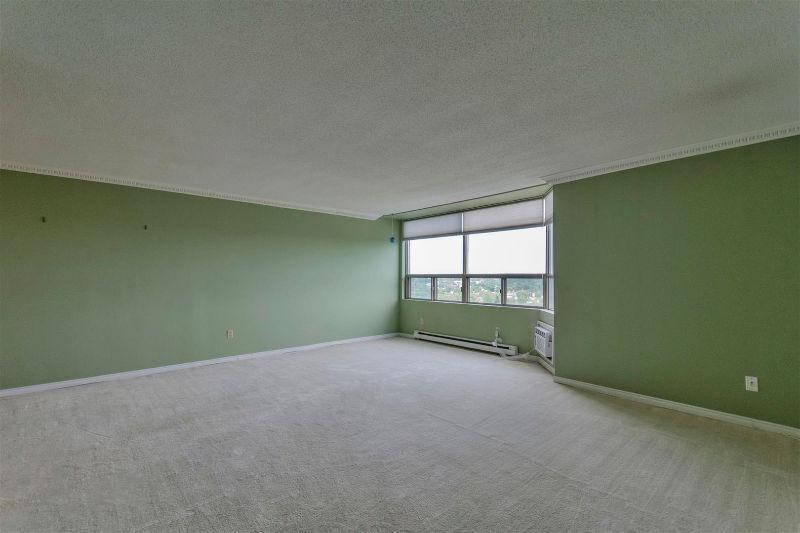 *AGENT ON DUTY* 12th Floor Condo With Stunning Views Of !