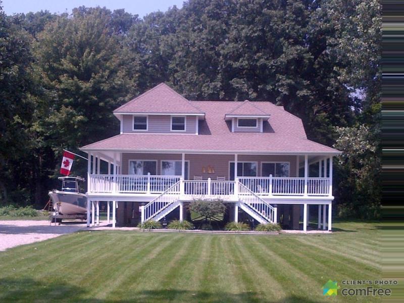 $397,000 - Cottage for sale in Pelee Island