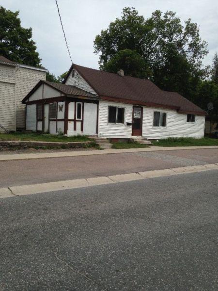 2 bedroom house for sale in Parry Sound