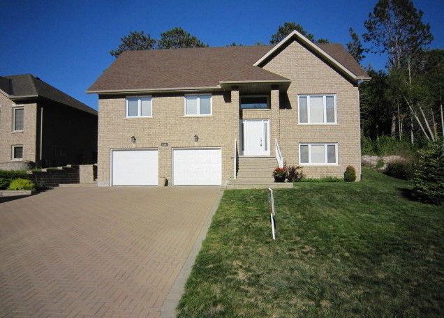 Love to Golf? Course course just down the street! $439,900