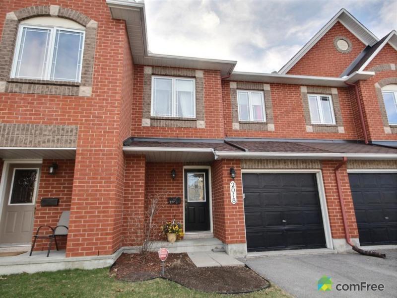 $309,900 - Townhouse for sale in Orléans