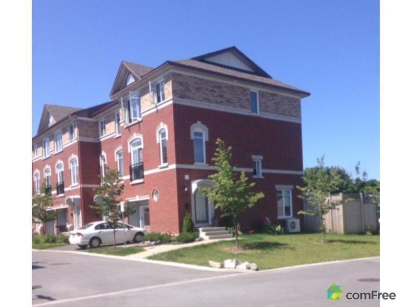 $428,900 - Townhouse for sale in Nepean