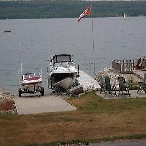 Mint Georgian Bay Waterfront Gem With Boat Launch and Docks