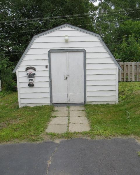 JUST REDUCED! GREAT DETACHED BUNGALOW IN ELLIOT LAKE !!!