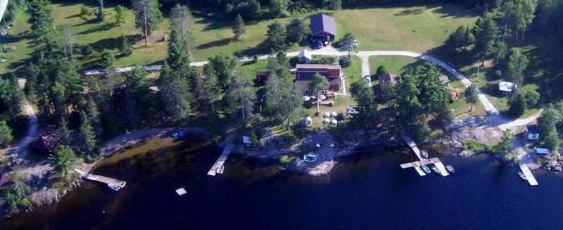 Silv'ry Moon Lodge on Trout Lake near Noelville (French River)