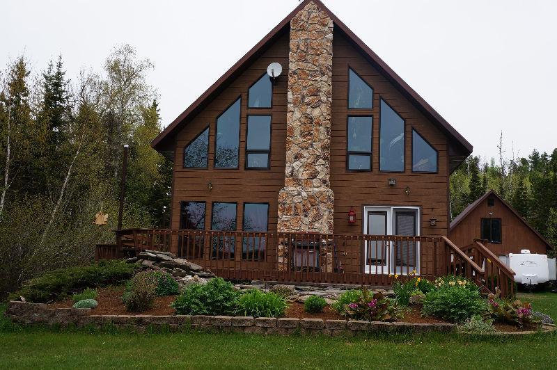 REDUCED PRICE!! GORGEOUS LAKE HOUSE MINUTES AWAY!! ~ $499,900