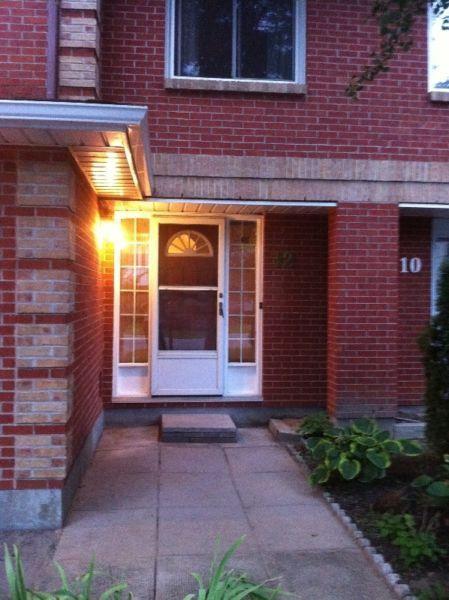 Centrepointe Townhouse 3+1 bedrooms (September 1st)