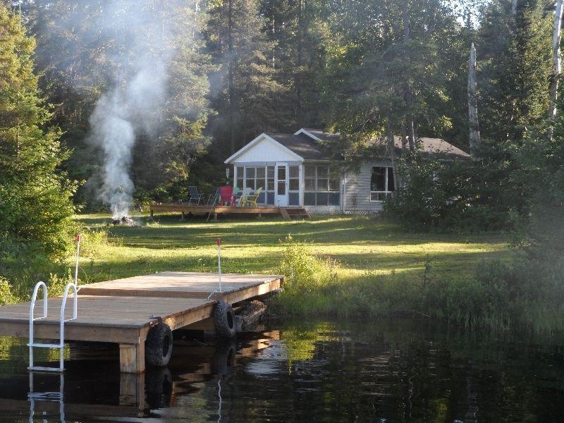 Cozy Camp/ Cottage on TEE LAKE Temiscaming