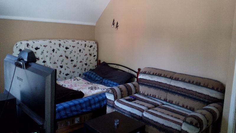 APT 2 WITH 3 ROOMS FOR RENT CLOSE TO u !