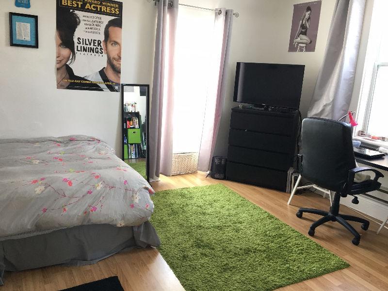 Bright, spacious rooms available near U - Sept 1