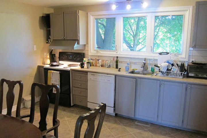 Furnished room near Bayshore, easy ride to AC,CU,OU,all incl