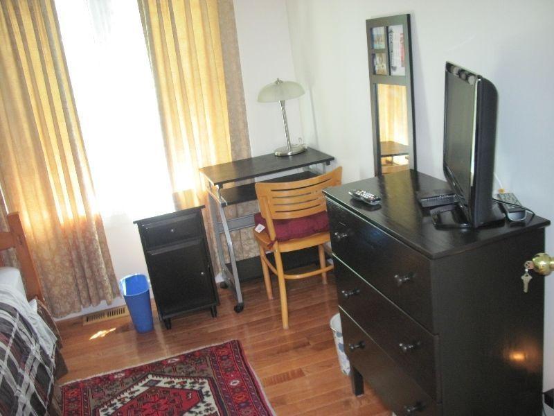 Male Furnished Room in Centrepointe/Baseline/Algonquin College
