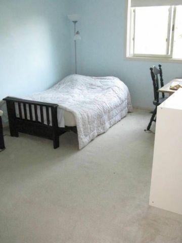MOVE-IN TODAY!...BIG FURNISHED ROOMS (INCLUSIVE)..GREAT LOCATION
