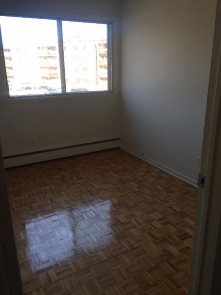 WALK TO EVERYTHING - EAST END ROOM FOR RENT!!