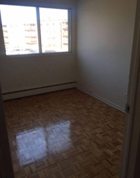 WALK TO EVERYTHING! Room for Rent! East End