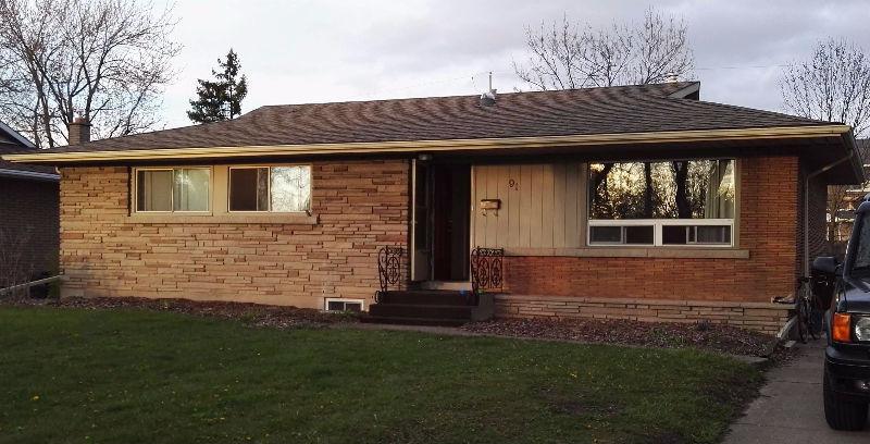 Spacious and Clean Students house at Glenridge