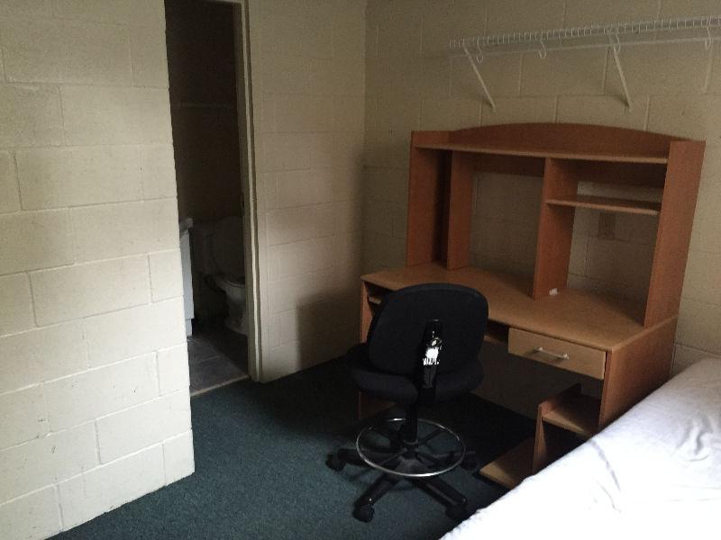 STUDENT ROOMS - FURNISHED - DOWNTOWN ST CATHARINES