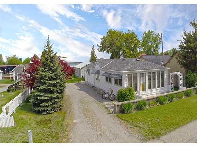 Long Point Cottage - Beach and Channel location