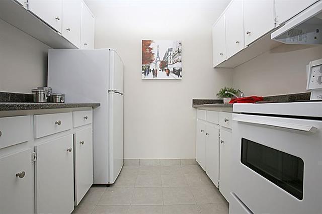Downtown Living! Updated Suites-Newer Appliances-Scenic-Balcony
