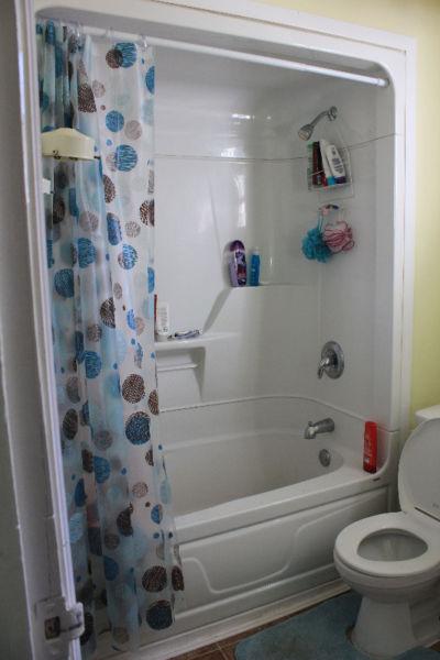 2BR heated, private washer/dryer balcony,hot water