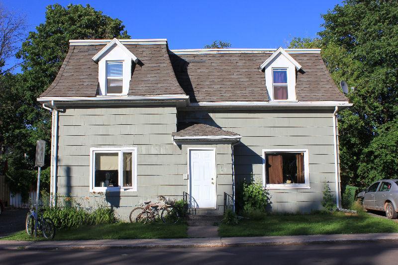 2BR heated, private washer/dryer balcony,hot water