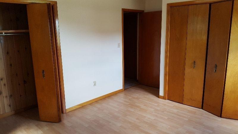LARGE 2 BEDROOM APARTMENT