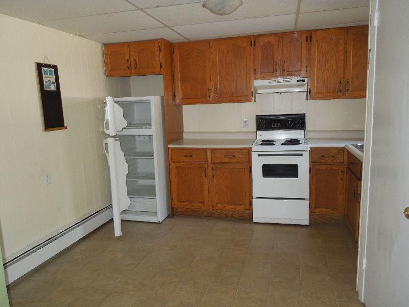SHERWOOD - 2 bed $850 includes heat, lights, washer, dryer