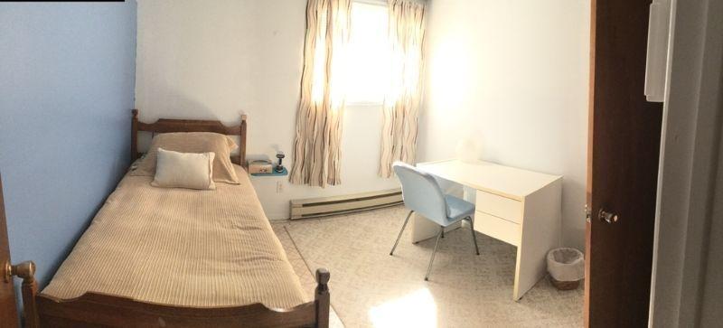 2 chambres à louer non-fumeur au mois ou plus