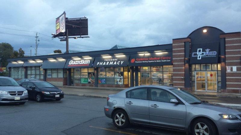 RETAIL/OFFICE/MEDICAL SPACE-BIRCHMOUNT,VICTORIA PARK,EGL/AVE.RD