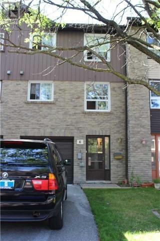 Great Well Maintained Town Home,3+1Br,2B, 6 Thunder Grve,